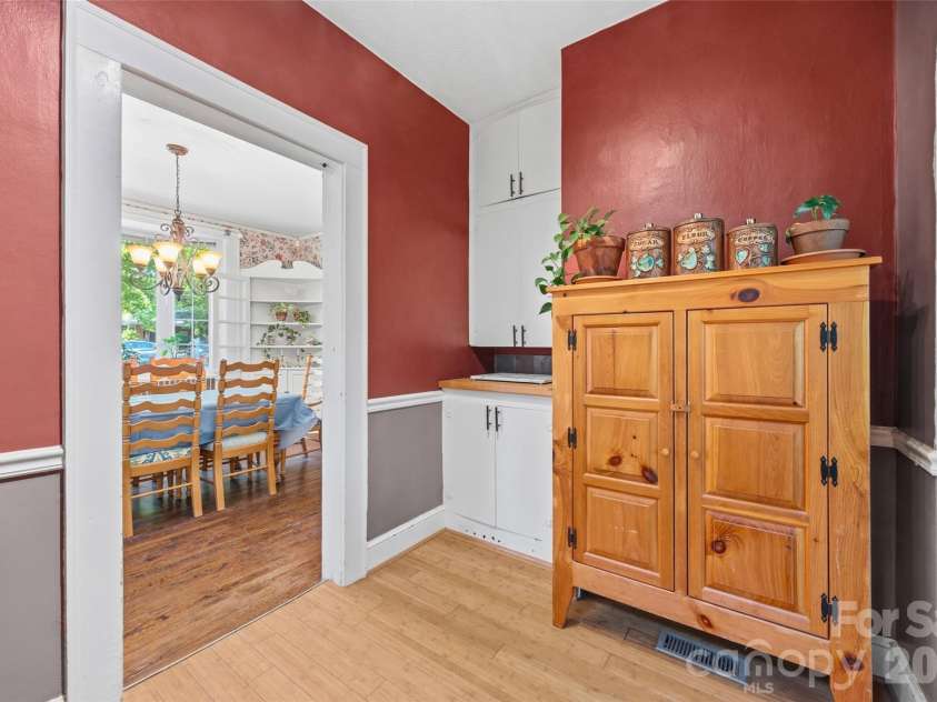 205 Thompson Street, Shelby, NC 28150.  MLS# CAR4362841, YatesRealty ID 17607. 