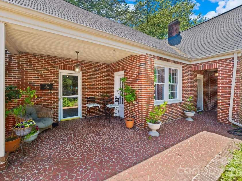 205 Thompson Street, Shelby, NC 28150.  MLS# CAR4362841, YatesRealty ID 17607. 