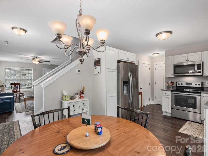 201 Stoney Point Way, Candler, NC 28715.  MLS# CAR4366292, YatesRealty ID 17608. 