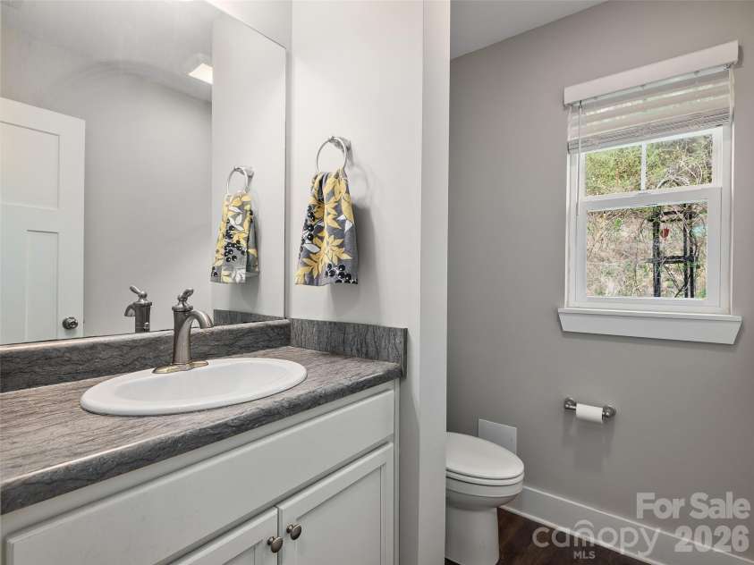 201 Stoney Point Way, Candler, NC 28715.  MLS# CAR4366292, YatesRealty ID 17608. 