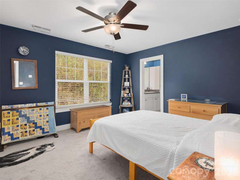 201 Stoney Point Way, Candler, NC 28715.  MLS# CAR4366292, YatesRealty ID 17608. 