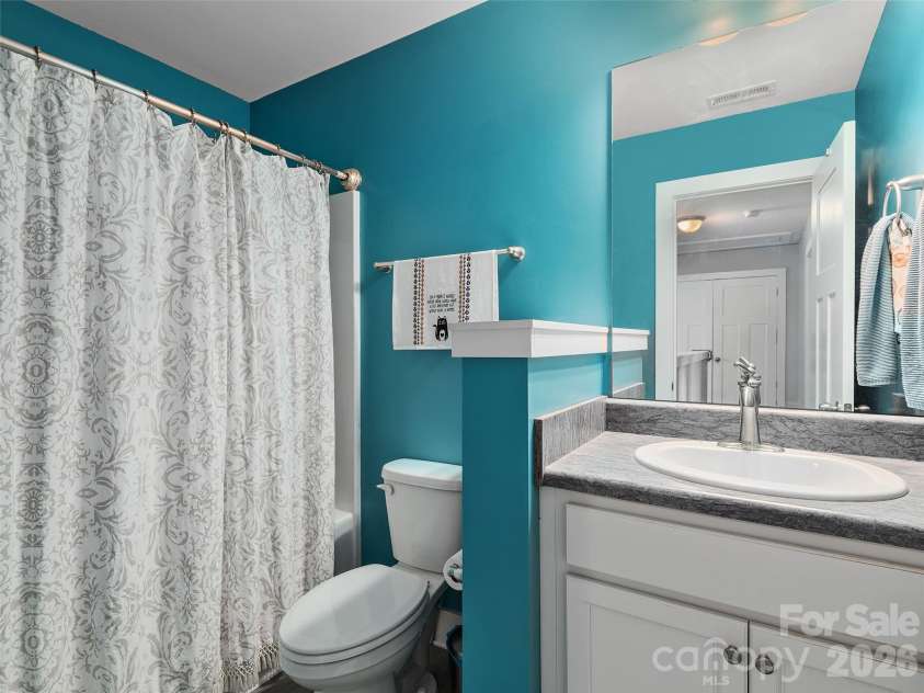 201 Stoney Point Way, Candler, NC 28715.  MLS# CAR4366292, YatesRealty ID 17608. 