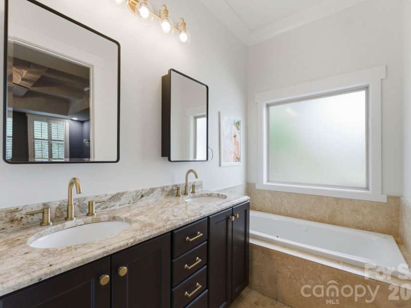 2724 Holt Street, Charlotte, NC 28205.  MLS# CAR4366886, YatesRealty ID 17609. 