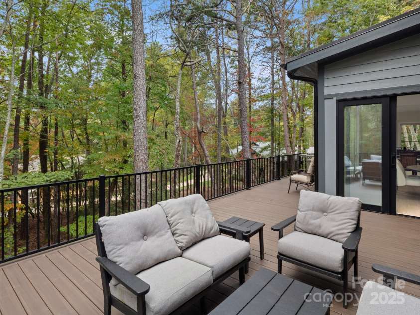 1565 Country View Way, Arden, NC 28704.  MLS# CAR4311786, YatesRealty ID 1761. 