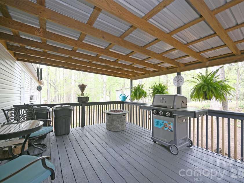 202 Coker Court, York, SC 29745.  MLS# CAR4366613, YatesRealty ID 17610. 