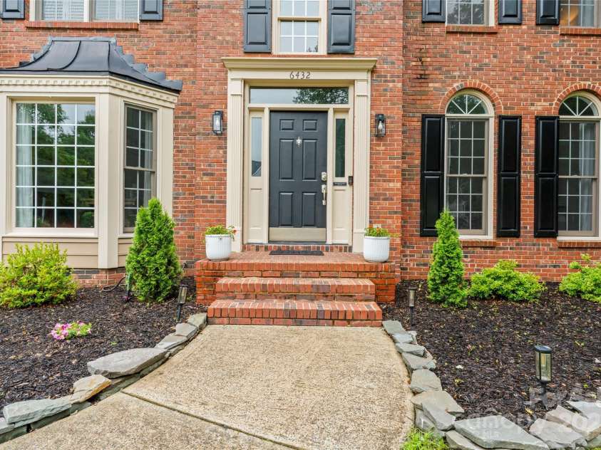 6432 Morningsong Lane, Charlotte, NC 28269.  MLS# CAR4261564, YatesRealty ID 17610. 