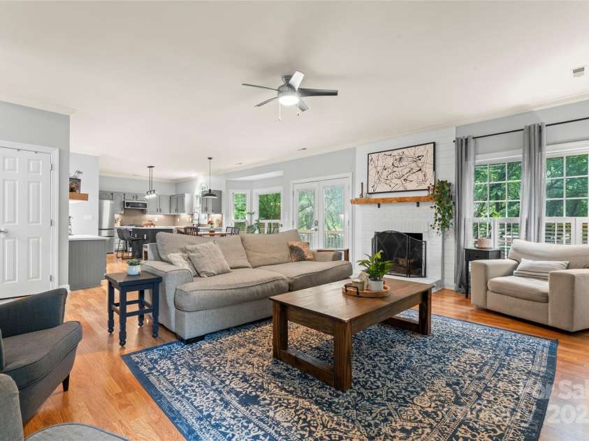 6432 Morningsong Lane, Charlotte, NC 28269.  MLS# CAR4261564, YatesRealty ID 17610. 