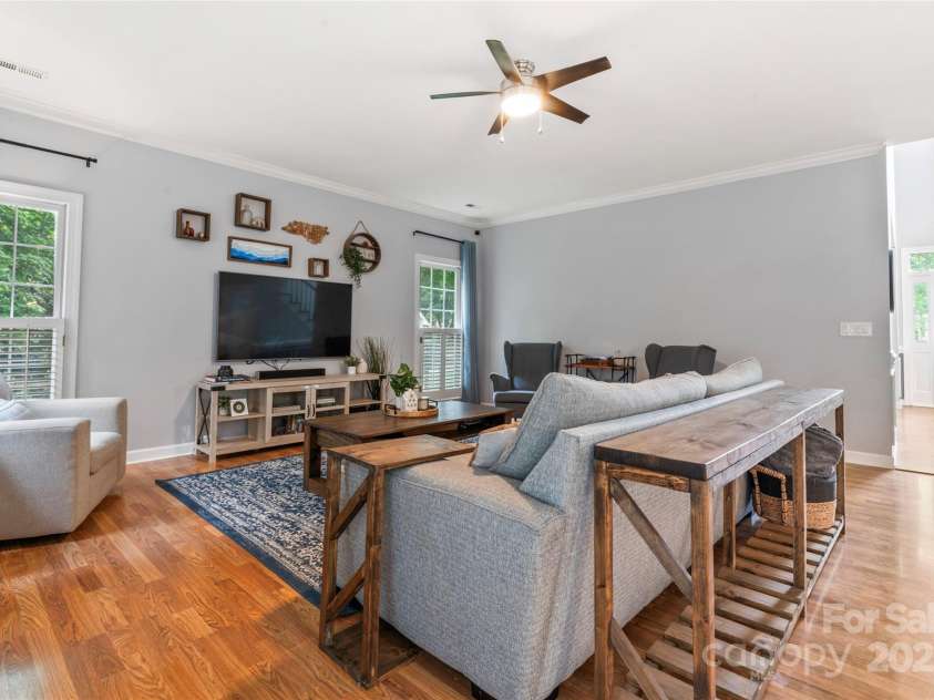 6432 Morningsong Lane, Charlotte, NC 28269.  MLS# CAR4261564, YatesRealty ID 17610. 