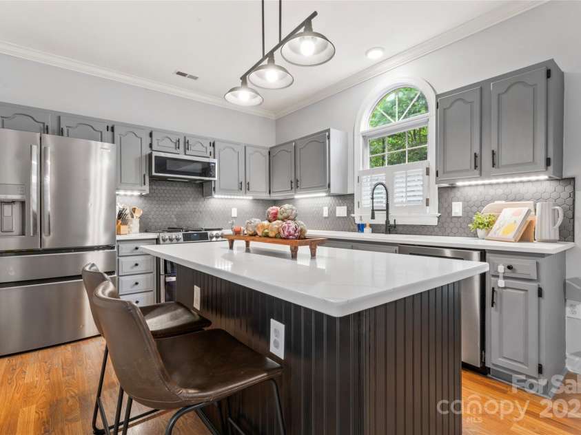 6432 Morningsong Lane, Charlotte, NC 28269.  MLS# CAR4261564, YatesRealty ID 17610. 