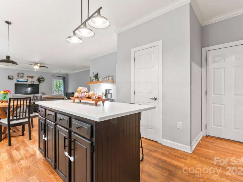 6432 Morningsong Lane, Charlotte, NC 28269.  MLS# CAR4261564, YatesRealty ID 17610. 