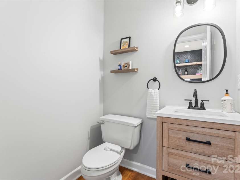6432 Morningsong Lane, Charlotte, NC 28269.  MLS# CAR4261564, YatesRealty ID 17610. 