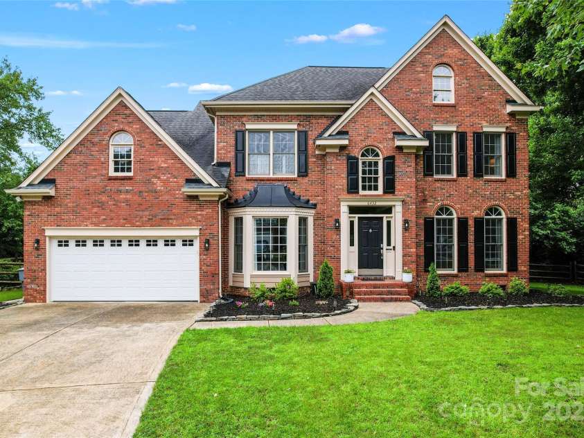 6432 Morningsong Lane, Charlotte, NC 28269.  MLS# CAR4261564, YatesRealty ID 17610. 