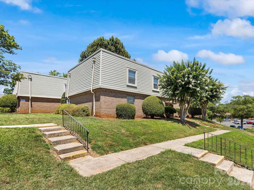 2616 Park Road, Charlotte, NC 28209.  MLS# CAR4361084, YatesRealty ID 17611. Front Exterior