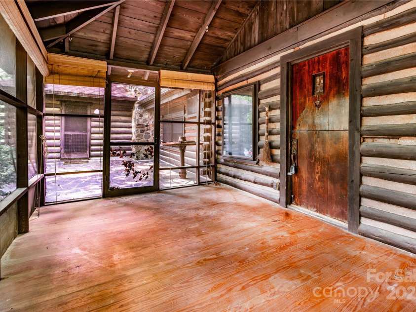 6510 Sharon Hills Road, Charlotte, NC 28210.  MLS# CAR4254366, YatesRealty ID 17611. 