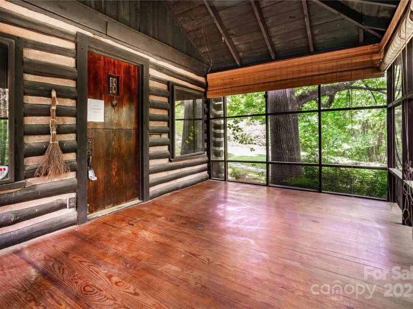 6510 Sharon Hills Road, Charlotte, NC 28210.  MLS# CAR4254366, YatesRealty ID 17611. 