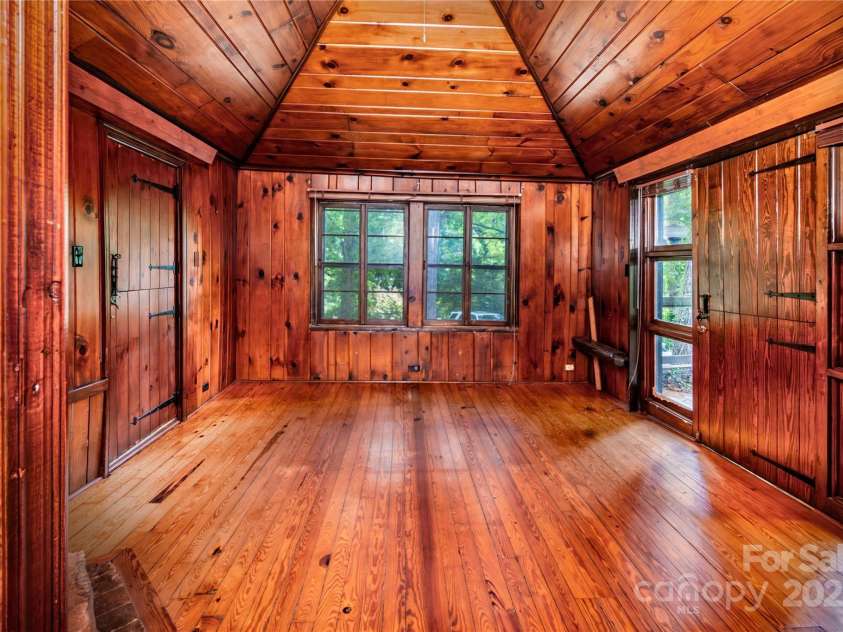 6510 Sharon Hills Road, Charlotte, NC 28210.  MLS# CAR4254366, YatesRealty ID 17611. 