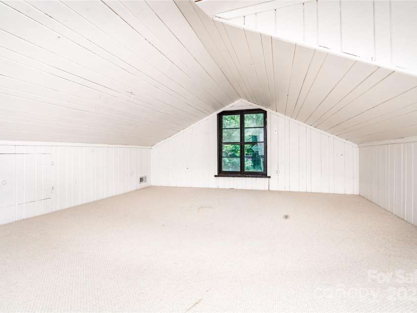 6510 Sharon Hills Road, Charlotte, NC 28210.  MLS# CAR4254366, YatesRealty ID 17611. 