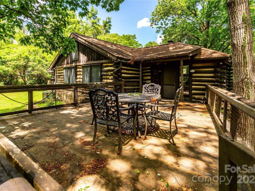 6510 Sharon Hills Road, Charlotte, NC 28210.  MLS# CAR4254366, YatesRealty ID 17611. 