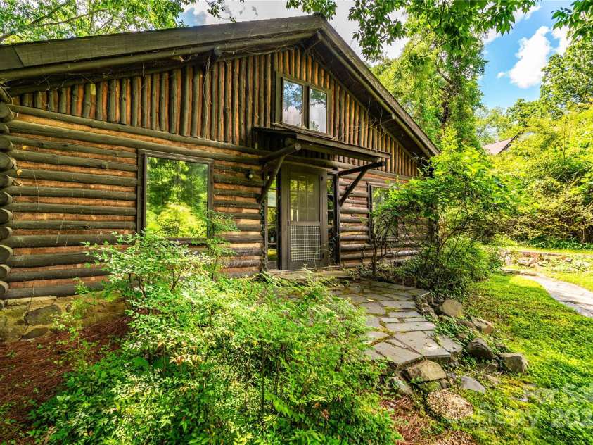 6510 Sharon Hills Road, Charlotte, NC 28210.  MLS# CAR4254366, YatesRealty ID 17611. 