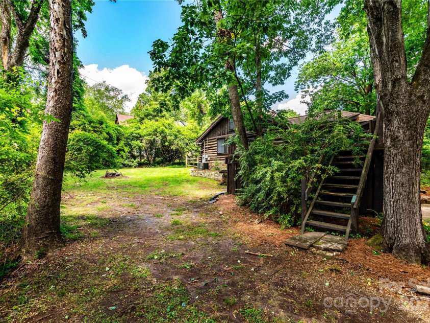 6510 Sharon Hills Road, Charlotte, NC 28210.  MLS# CAR4254366, YatesRealty ID 17611. 