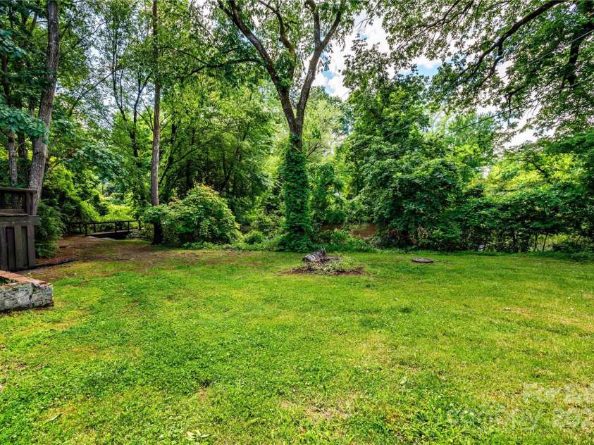 6510 Sharon Hills Road, Charlotte, NC 28210.  MLS# CAR4254366, YatesRealty ID 17611. 