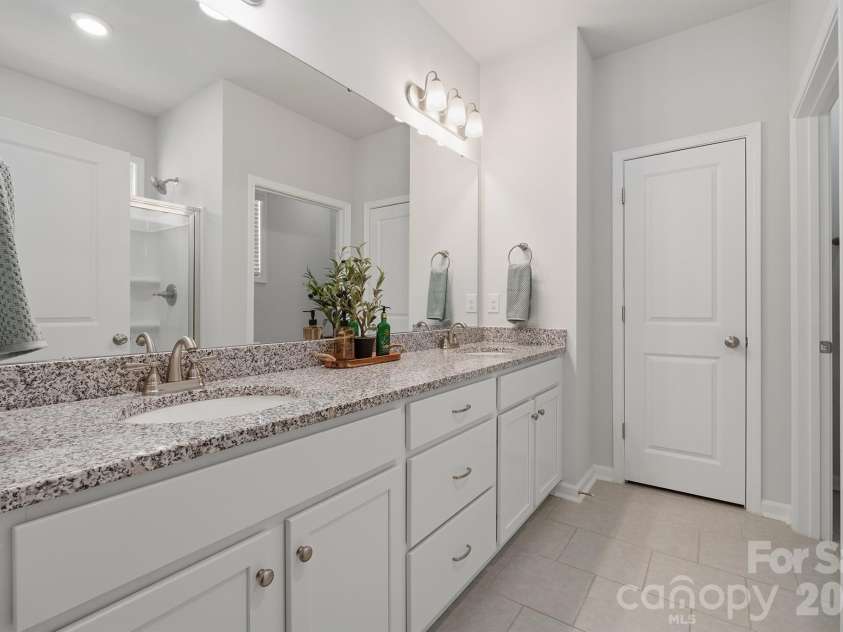 8220 Mccormick Street, Terrell, NC 28682.  MLS# CAR4366340, YatesRealty ID 17612. En-Suite Bath