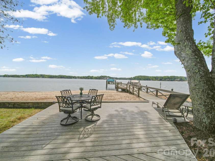 14 King Haigler Chase Court, Clover, SC 29710.  MLS# CAR4370873, YatesRealty ID 17613. 