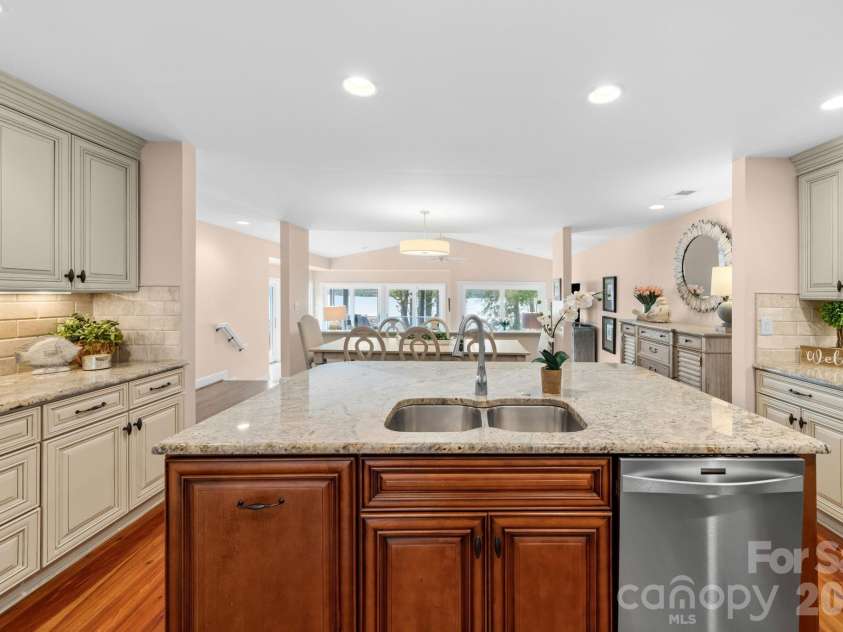 14 King Haigler Chase Court, Clover, SC 29710.  MLS# CAR4370873, YatesRealty ID 17613. 