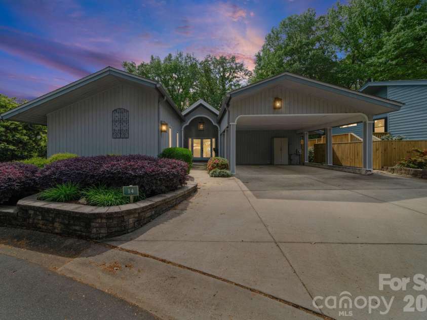 14 King Haigler Chase Court, Clover, SC 29710.  MLS# CAR4370873, YatesRealty ID 17613. 