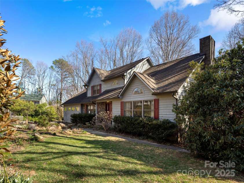 5 Spring Cove Court, Arden, NC 28704.  MLS# CAR4238713, YatesRealty ID 17614. 
