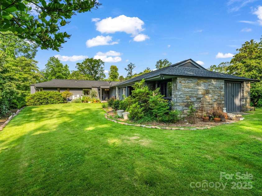 11 Hearthstone Lane, Landrum, SC 29356.  MLS# CAR4267724, YatesRealty ID 17615. 