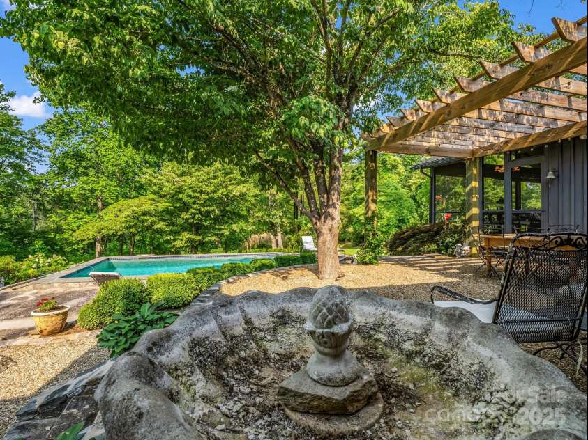 11 Hearthstone Lane, Landrum, SC 29356.  MLS# CAR4267724, YatesRealty ID 17615. 