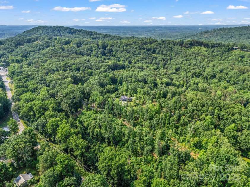 11 Hearthstone Lane, Landrum, SC 29356.  MLS# CAR4267724, YatesRealty ID 17615. 