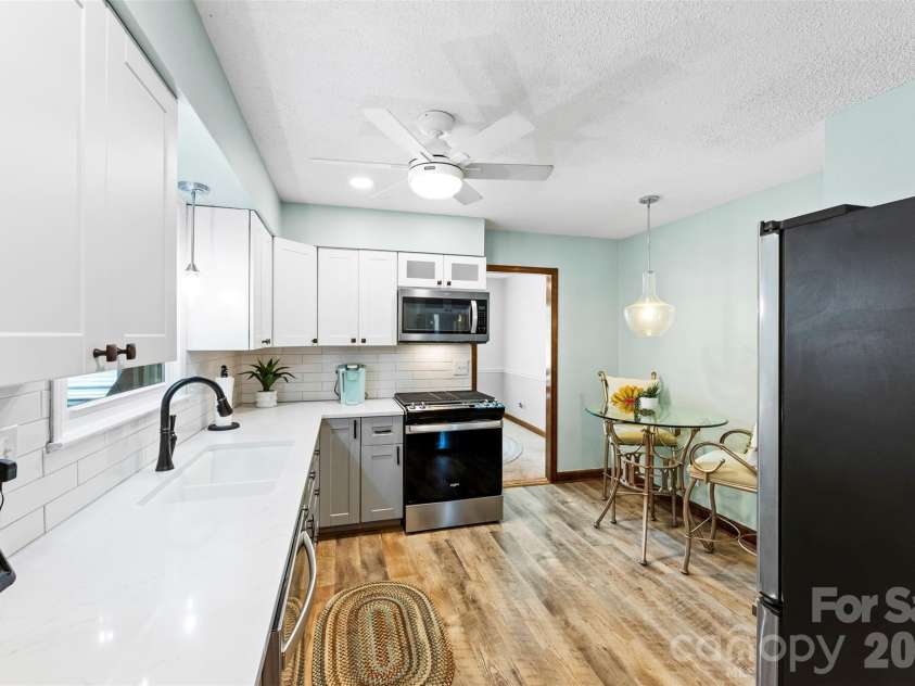 107 Friendfield Drive, Fort Mill, SC 29715.  MLS# CAR4377175, YatesRealty ID 17618. 