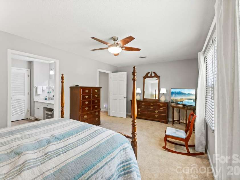 107 Friendfield Drive, Fort Mill, SC 29715.  MLS# CAR4377175, YatesRealty ID 17618. 