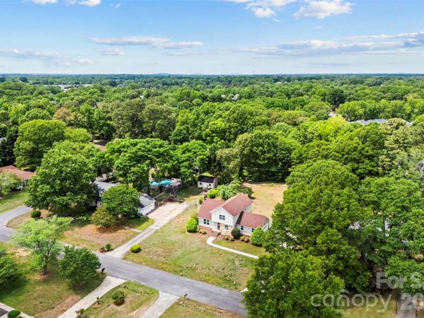 107 Friendfield Drive, Fort Mill, SC 29715.  MLS# CAR4377175, YatesRealty ID 17618. 