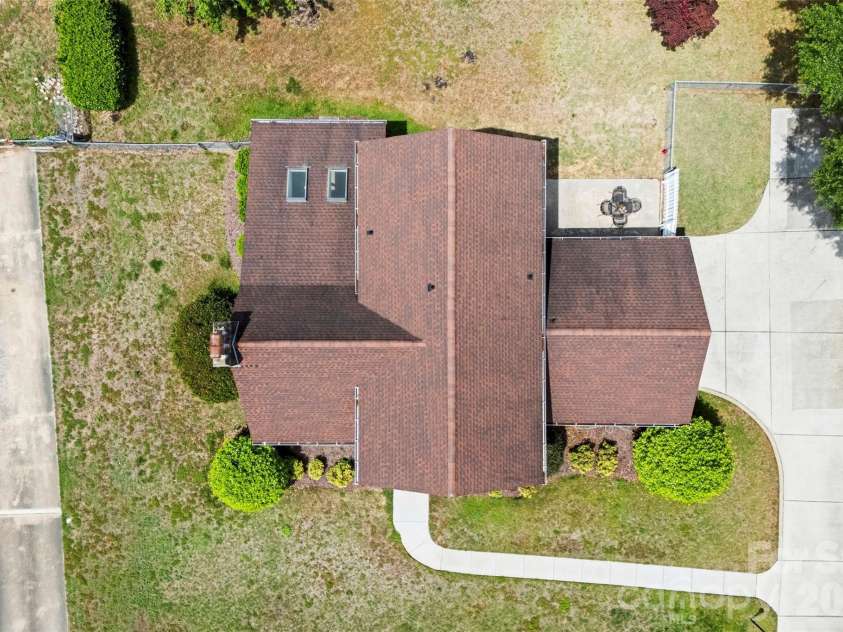 107 Friendfield Drive, Fort Mill, SC 29715.  MLS# CAR4377175, YatesRealty ID 17618. 
