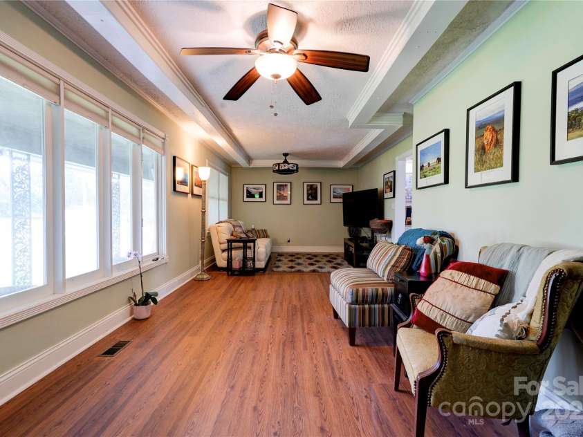 111 Gordon Avenue, Shelby, NC 28152.  MLS# CAR4262941, YatesRealty ID 17618. 