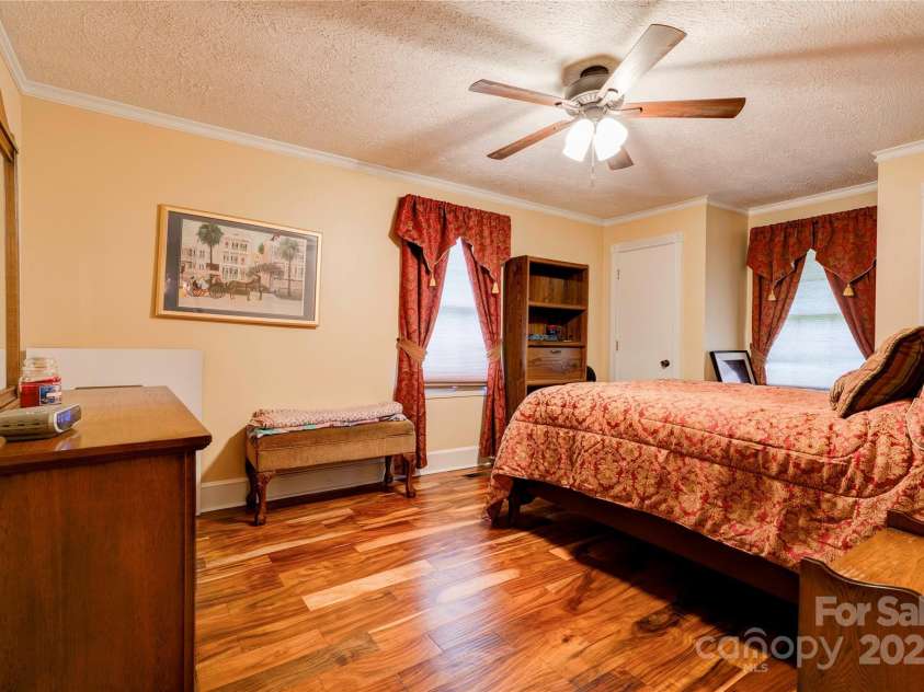 111 Gordon Avenue, Shelby, NC 28152.  MLS# CAR4262941, YatesRealty ID 17618. 