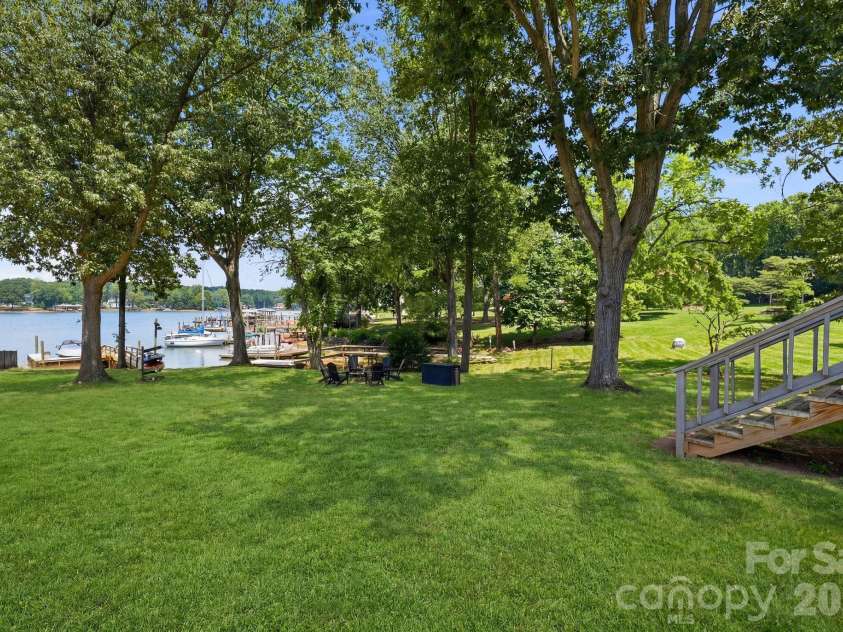 240 Shoreline Loop, Mooresville, NC 28117.  MLS# CAR4375040, YatesRealty ID 17619. 