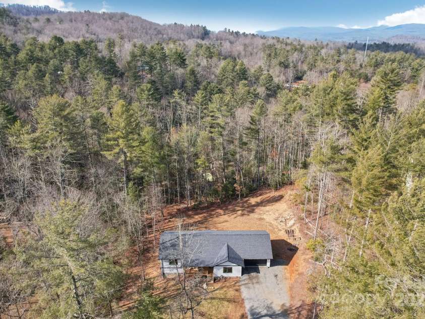 22 Larry Mcdonald Memorial Drive, Hendersonville, NC 28739.  MLS# CAR4219255, YatesRealty ID 1762. 