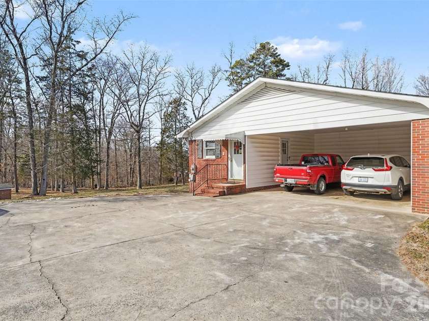 2401 Penninger Road, Concord, NC 28025.  MLS# CAR4344658, YatesRealty ID 1762. 