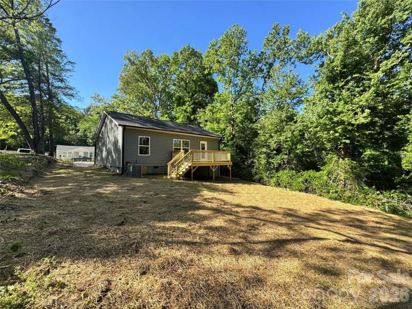 1814 Mcfarland Avenue, Gastonia, NC 28052.  MLS# CAR4373746, YatesRealty ID 17621. 