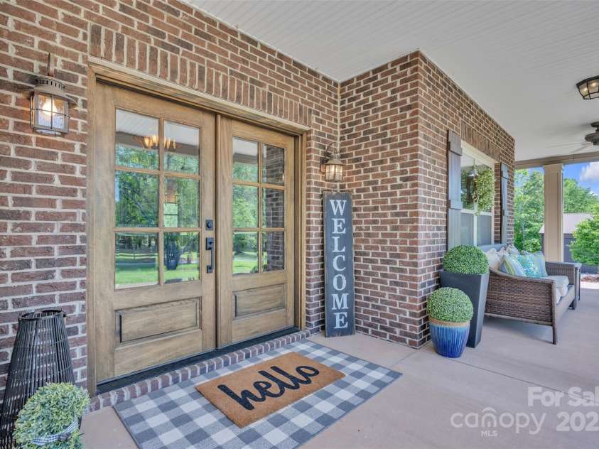 3440 17th Avenue, Hickory, NC 28601.  MLS# CAR4254871, YatesRealty ID 17621. 