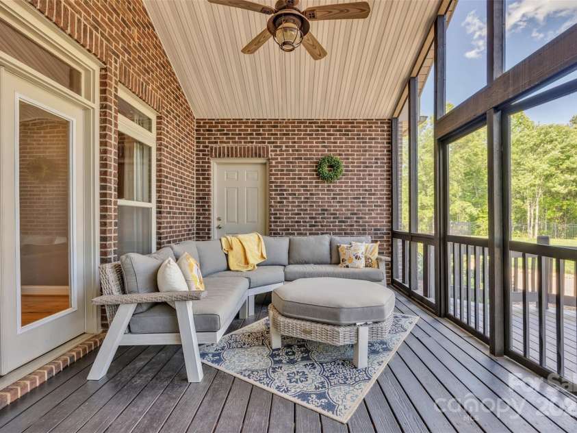 3440 17th Avenue, Hickory, NC 28601.  MLS# CAR4254871, YatesRealty ID 17621. 