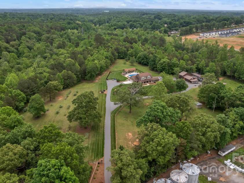 3440 17th Avenue, Hickory, NC 28601.  MLS# CAR4254871, YatesRealty ID 17621. 