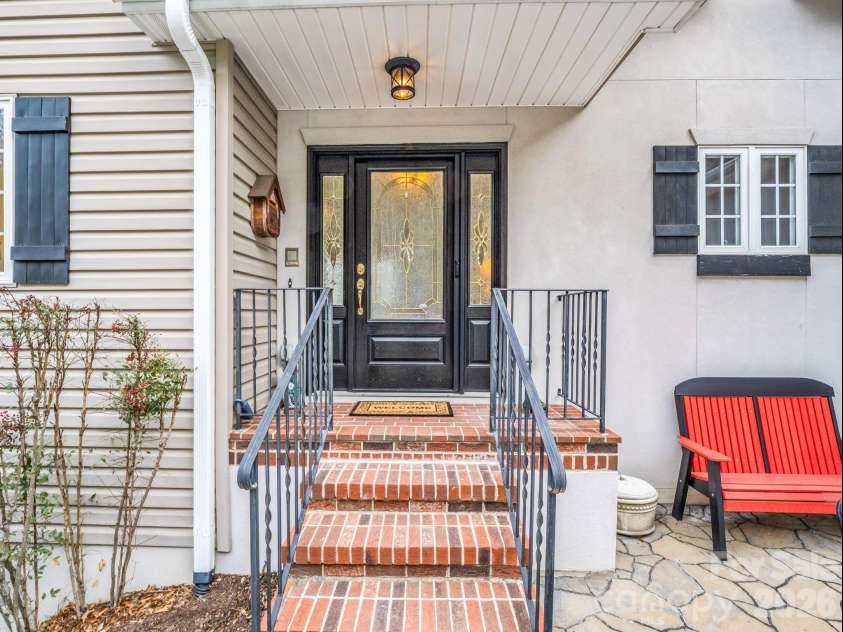 29 Spring Heights Court, Hendersonville, NC 28791.  MLS# CAR4400260, YatesRealty ID 17623. 