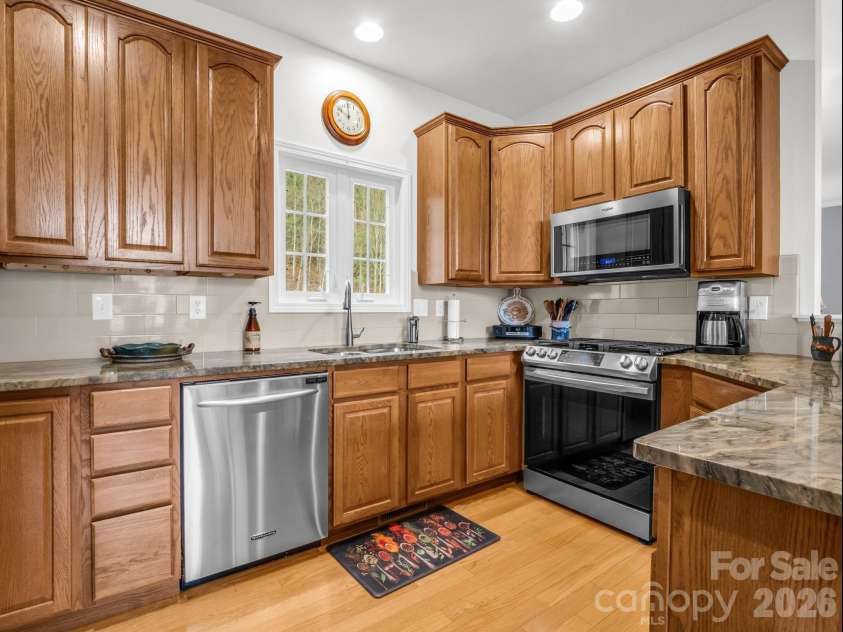 29 Spring Heights Court, Hendersonville, NC 28791.  MLS# CAR4400260, YatesRealty ID 17623. 