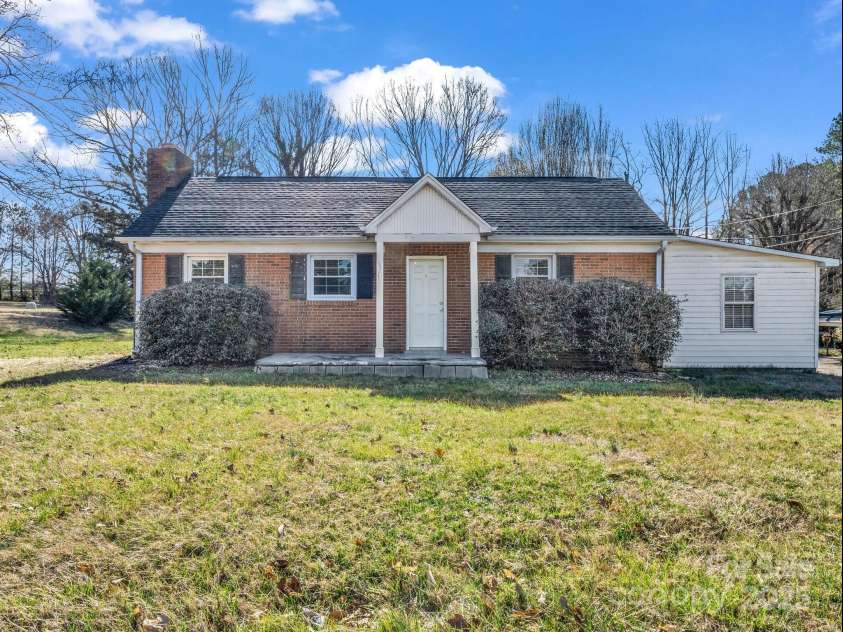 2100 Lincolnton Highway, Cherryville, NC 28021.  MLS# CAR4227118, YatesRealty ID 17624. 