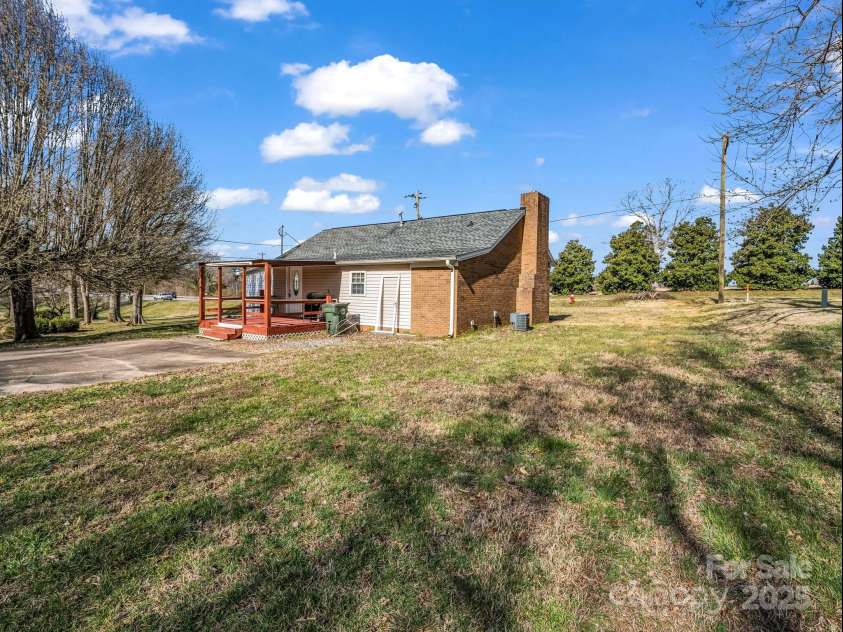 2100 Lincolnton Highway, Cherryville, NC 28021.  MLS# CAR4227118, YatesRealty ID 17624. 